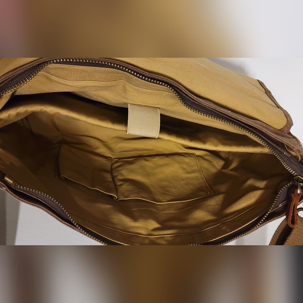 Nomad Trail Waxed Canvas Leather Messenger Bag - Picture 9 of 11